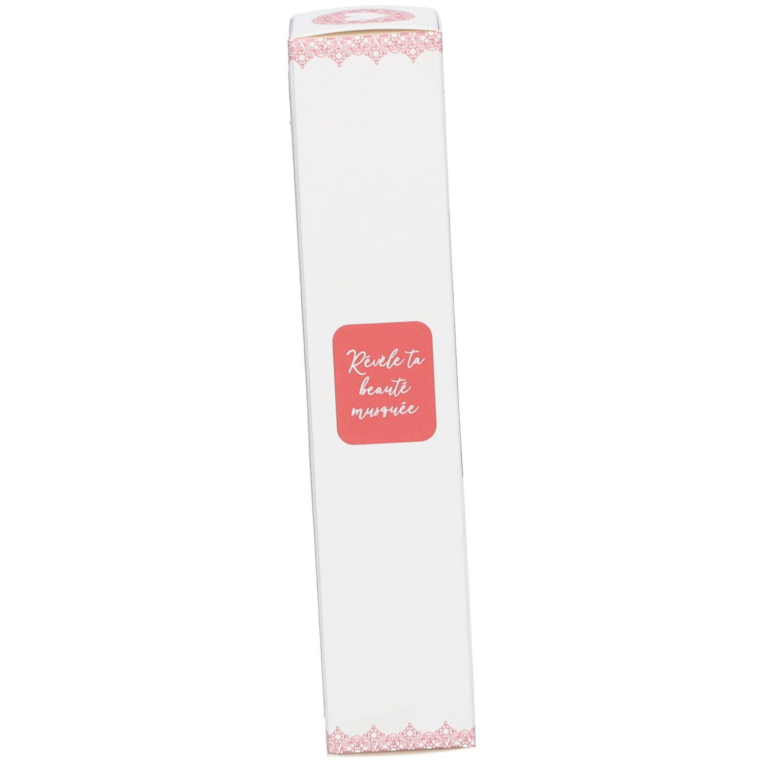 Produktverpackung. Weiß mit rosa Schrift. Aufschrift: Révèle ta beauté murmurée. Rosa Siegel.