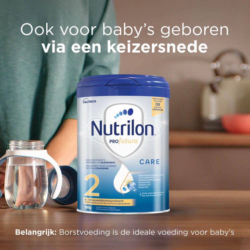 Nutrilon Profutura Care 2 babymelkpoeder in blauwe bus met wit etiket.