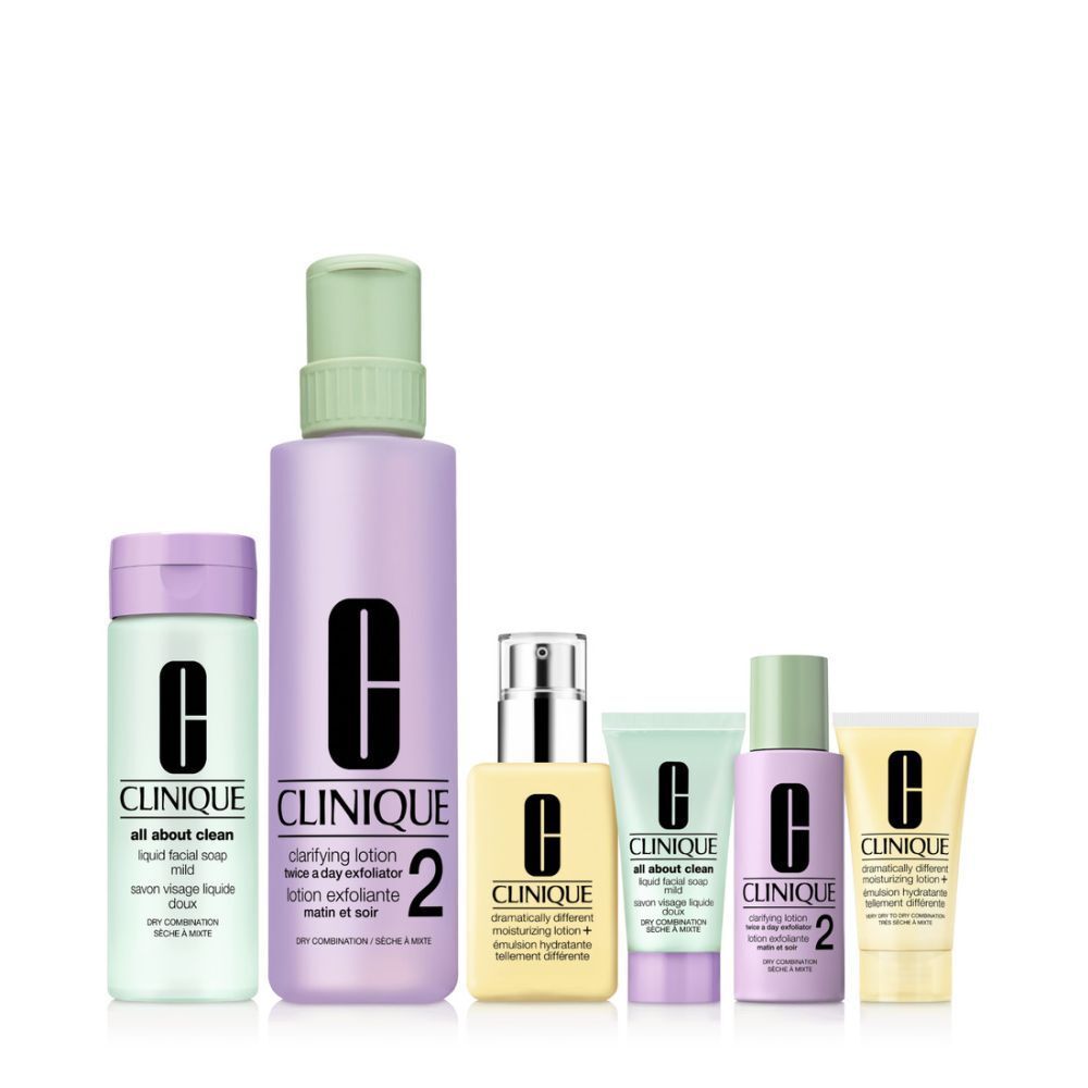 Clinique Set für trockene Mischhaut. Enthält mehrere Produkte in verschiedenen Größen und Formen. Produkte sind sichtbar angeordnet.