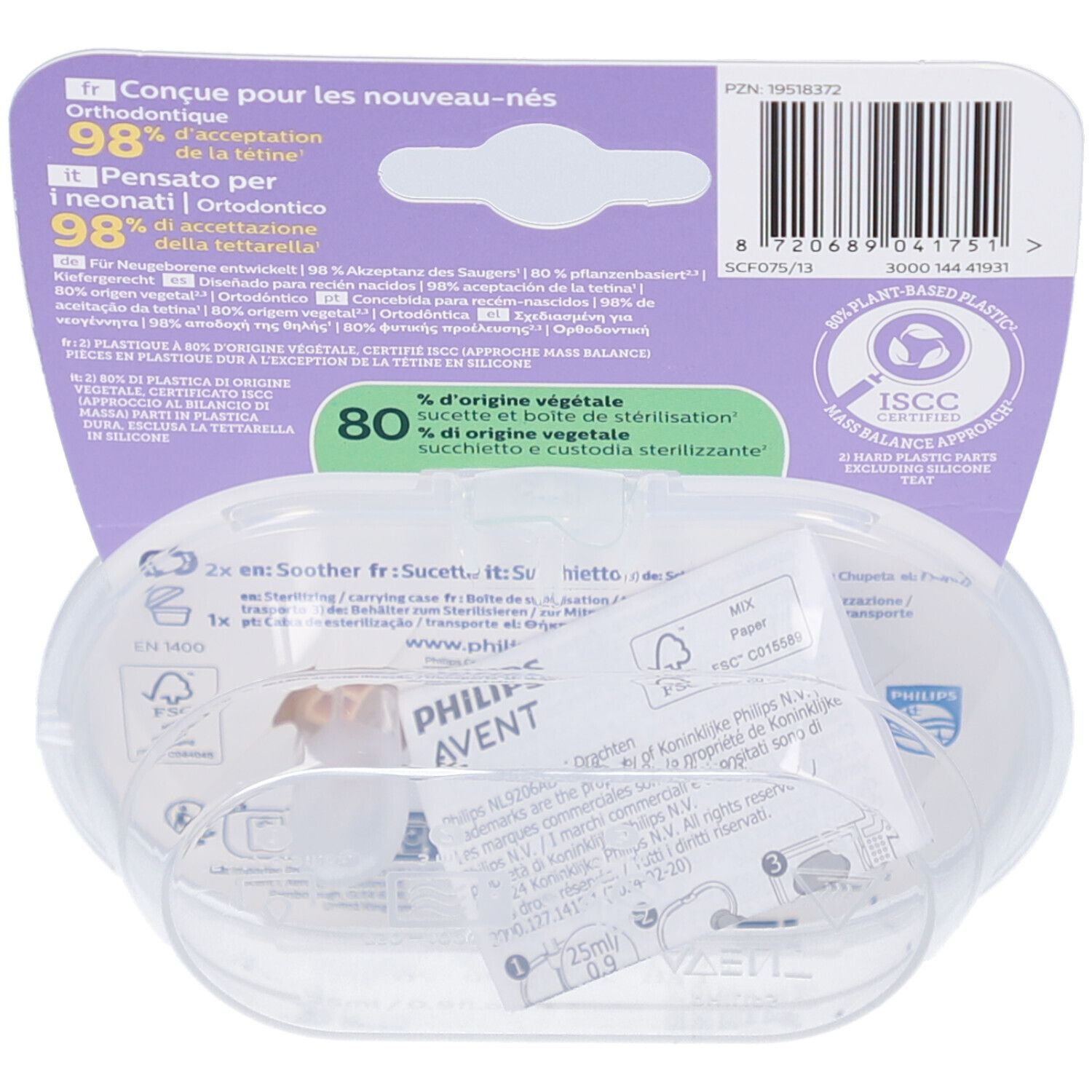 Rückseite der Verpackung mit Produktinformationen. Transparente Hülle mit zwei Schnullern und Zubehör. ISCC-Zertifizierung.