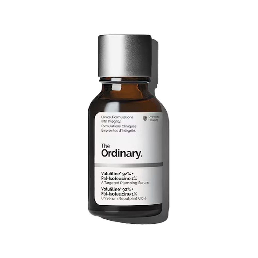 Braune Glasflasche mit silbernem Deckel. Etikett mit Produktnamen und Marke: The Ordinary. Serum.