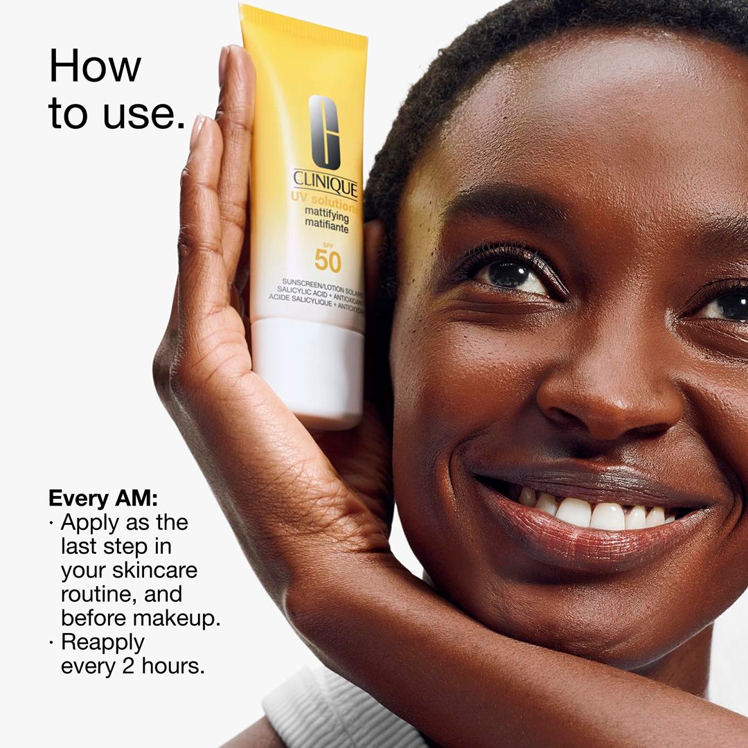 Person hält Tube Clinique UV Solutions. Text: Anwendungshinweise. Anwendung morgens und alle 2 Stunden.