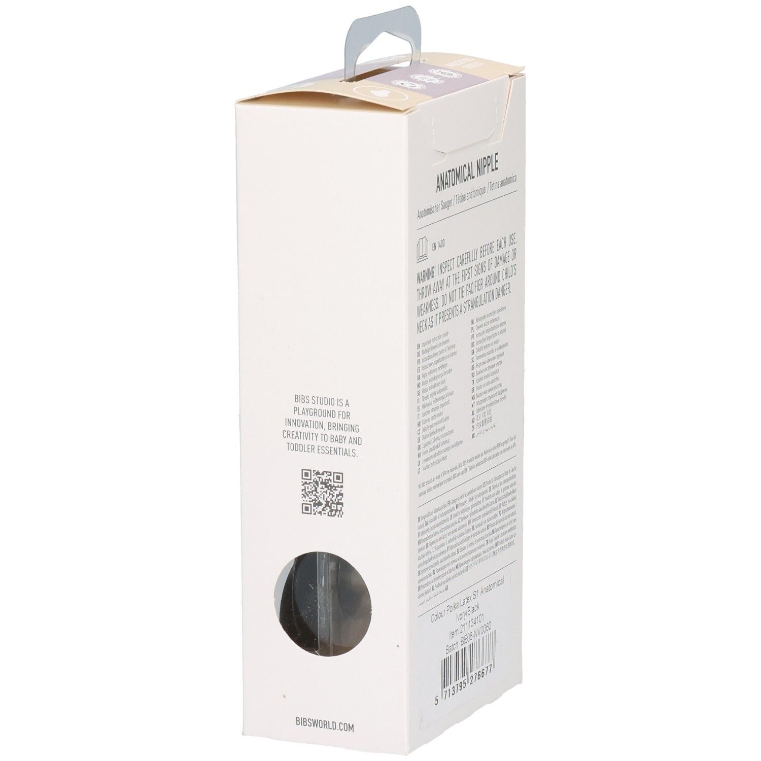 Rückseite der Verpackung. Text über anatomischen Sauger. Marke BIBS. Hergestellt in Dänemark. QR-Code.