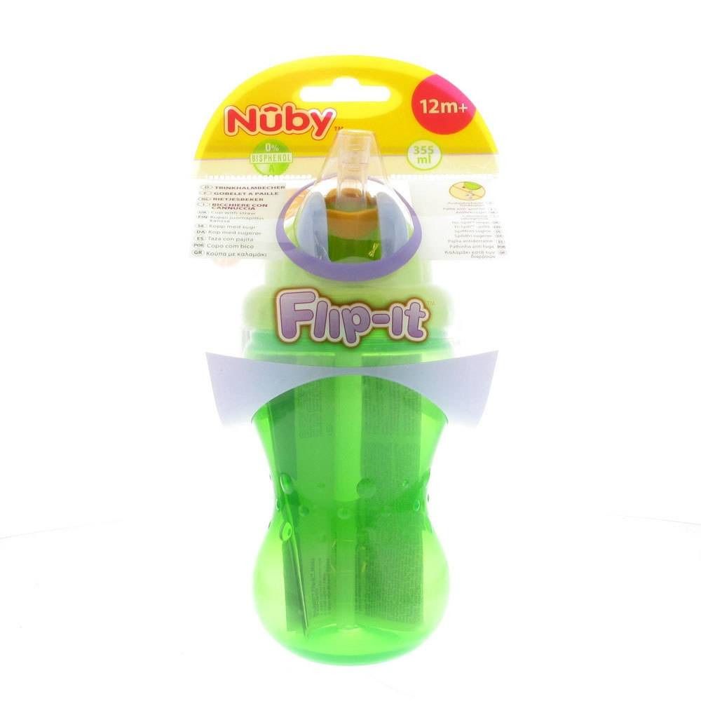Gobelet vert avec paille, emballé. L'emballage porte les mentions "Nuby" et "Flip-it". Convient aux enfants de 12 mois et plus.
