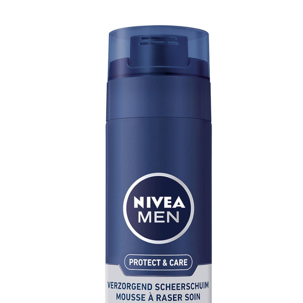 Gros plan sur le flacon bleu NIVEA MEN Protect & Care Mousse à raser.