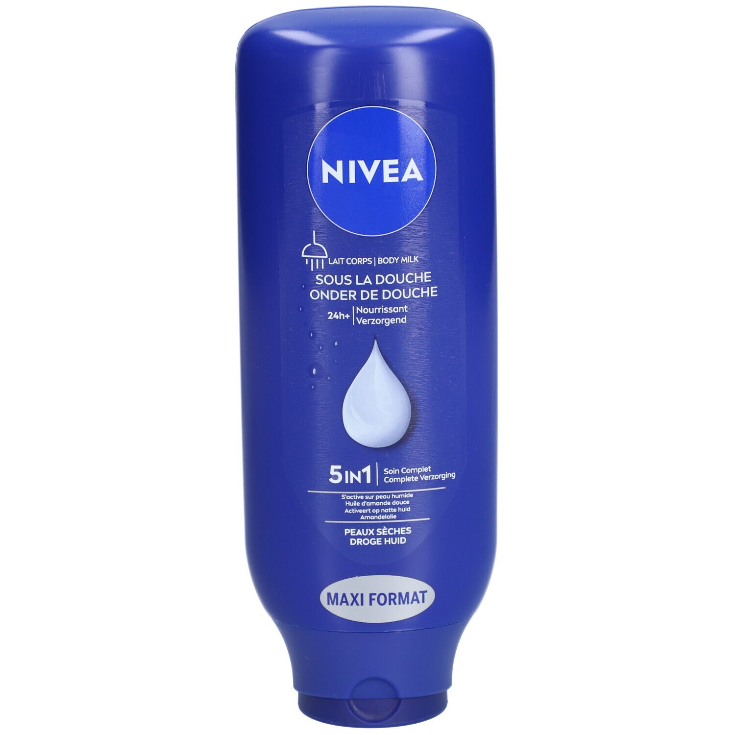 Blaue Flasche NIVEA Body Milk unter der Dusche. Aufschrift: 5in1, für trockene Haut, Maxi-Format.