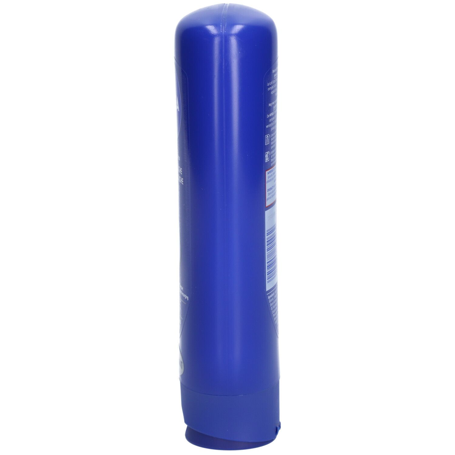 Blaue Flasche NIVEA Body Milk unter der Dusche. Seitenansicht, Text nicht lesbar.