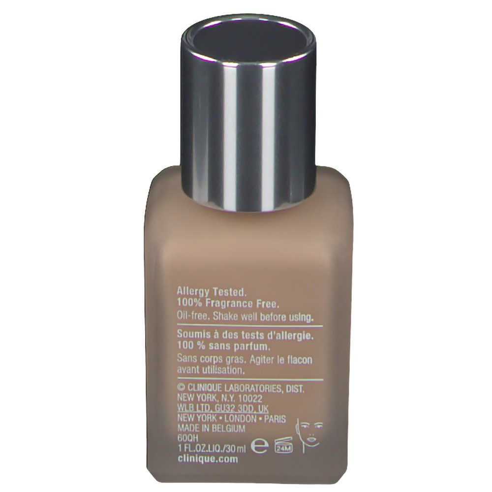 Rückseite des Flakons CLINIQUE Superbalanced Makeup. Text: Allergy Tested, 100% Fragrance Free, Oil-free. Inhaltsangaben und Adresse.