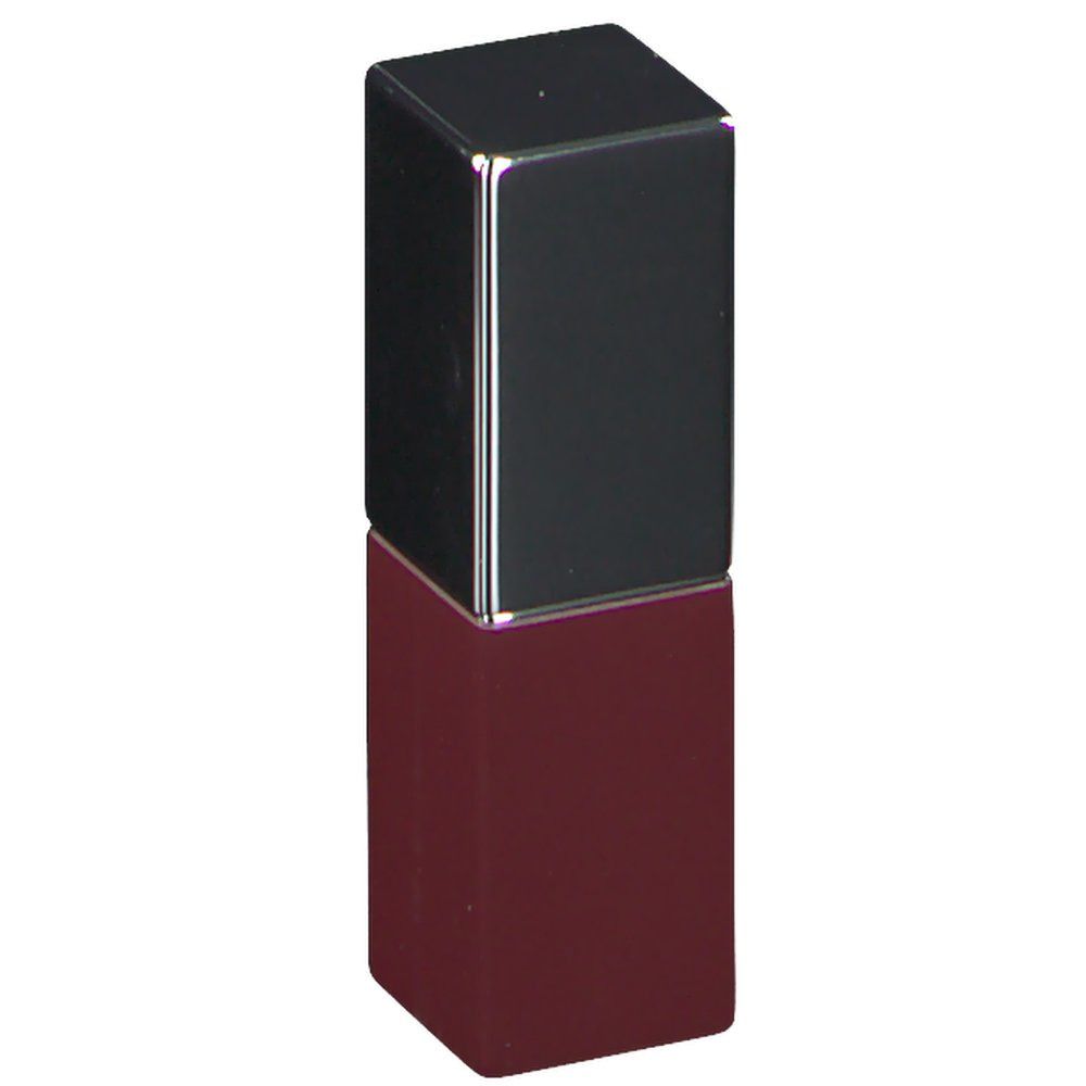 Lippenstift mit quadratischer Form. Der Deckel ist silberfarben. Der Lippenstiftkörper ist dunkelrot.
