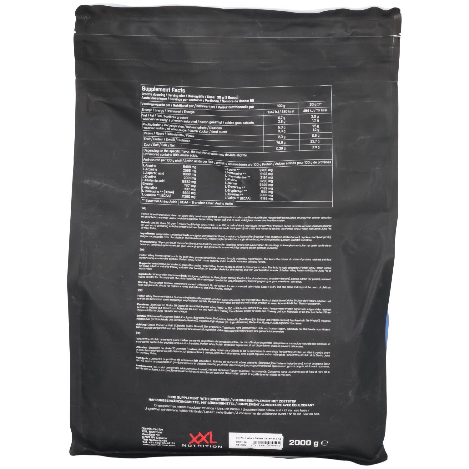 Rückseite eines schwarzen Beutels. Enthält Nährwertangaben und Inhaltsstoffe. Marke: XXL Nutrition. Gewicht: 2000 g.