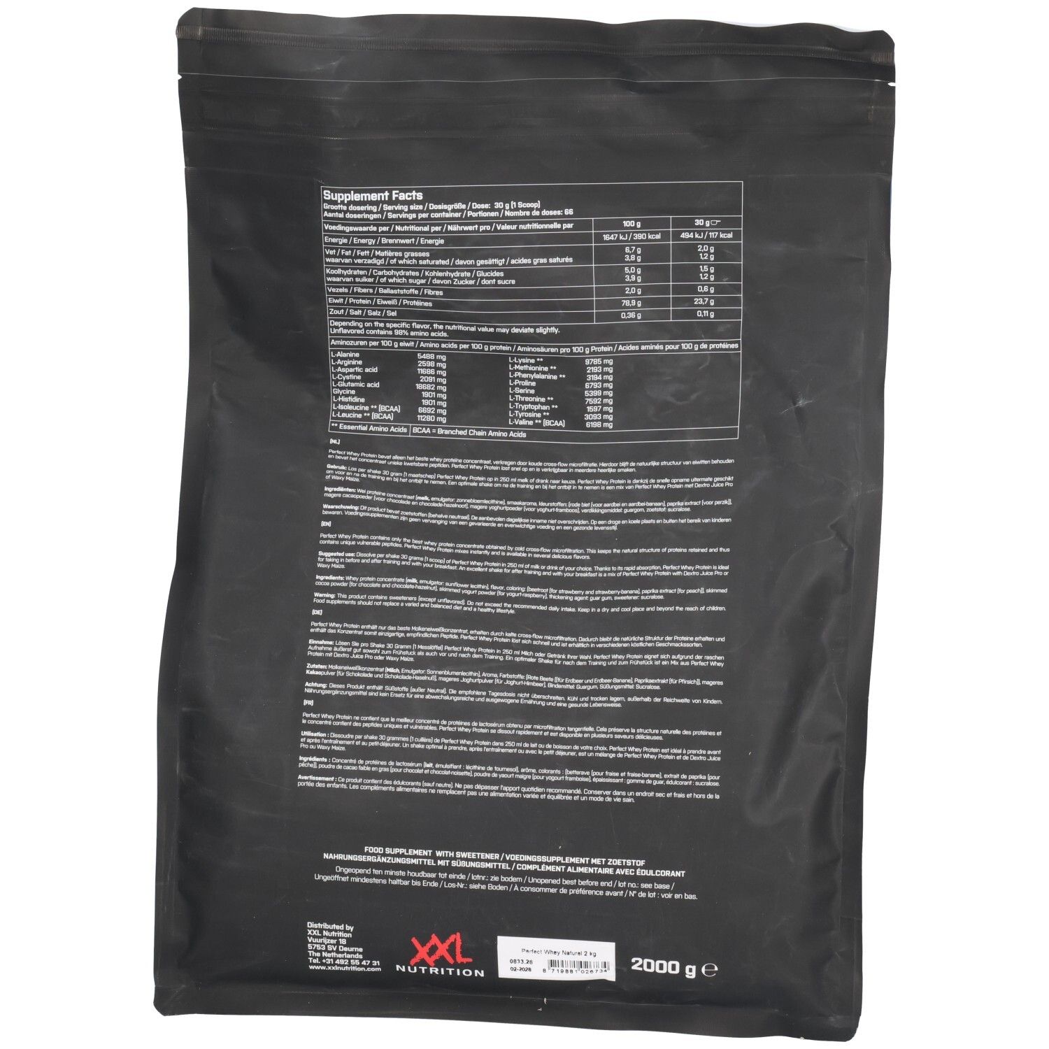 Rückseite eines schwarzen Beutels. Text mit Nährwertangaben und Inhaltsstoffen. XXL Nutrition Logo.