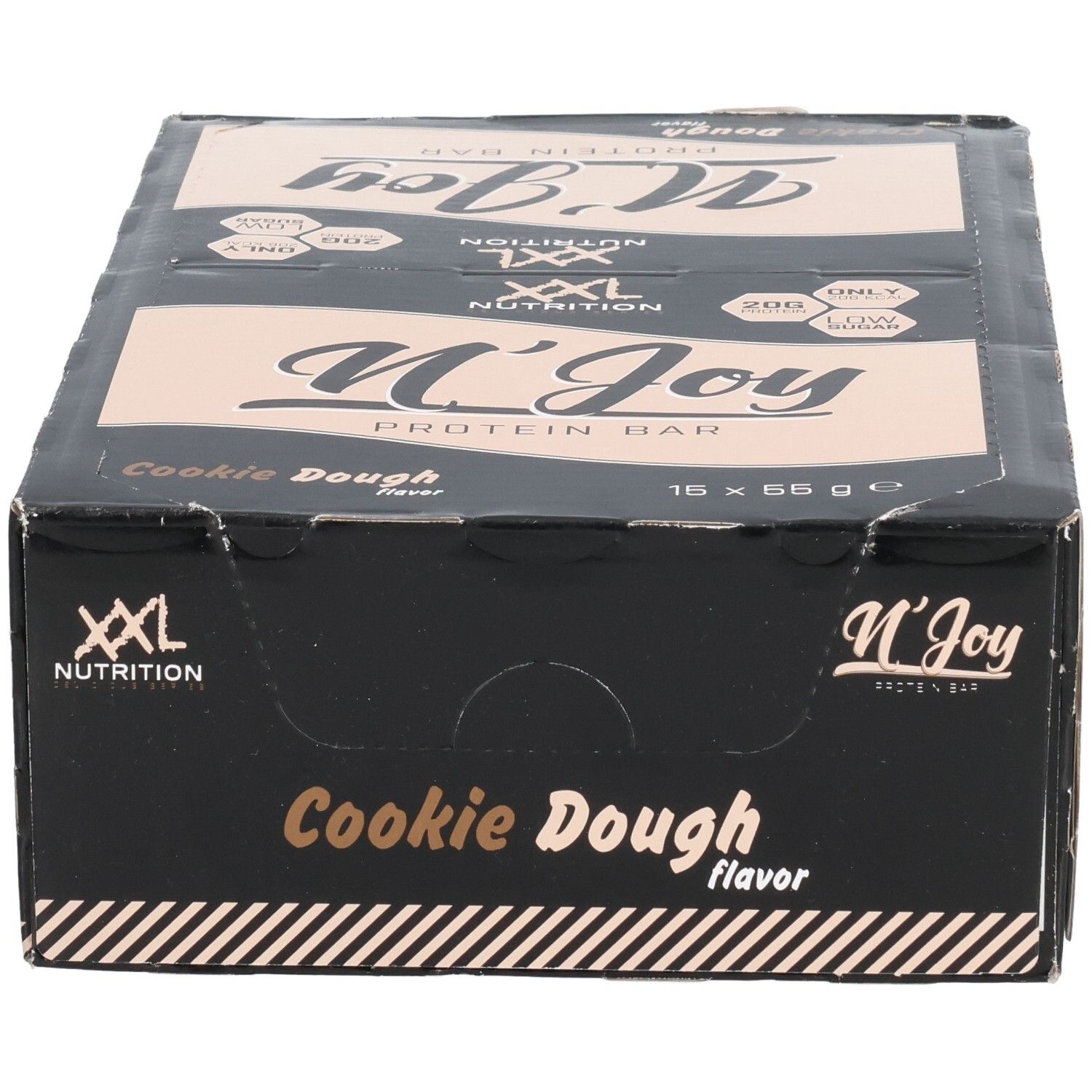 Schwarzer Karton mit Proteinriegeln. Aufschrift: N'Joy Protein Bar Cookie Dough. Marke: XXL Nutrition. 16 Riegel.