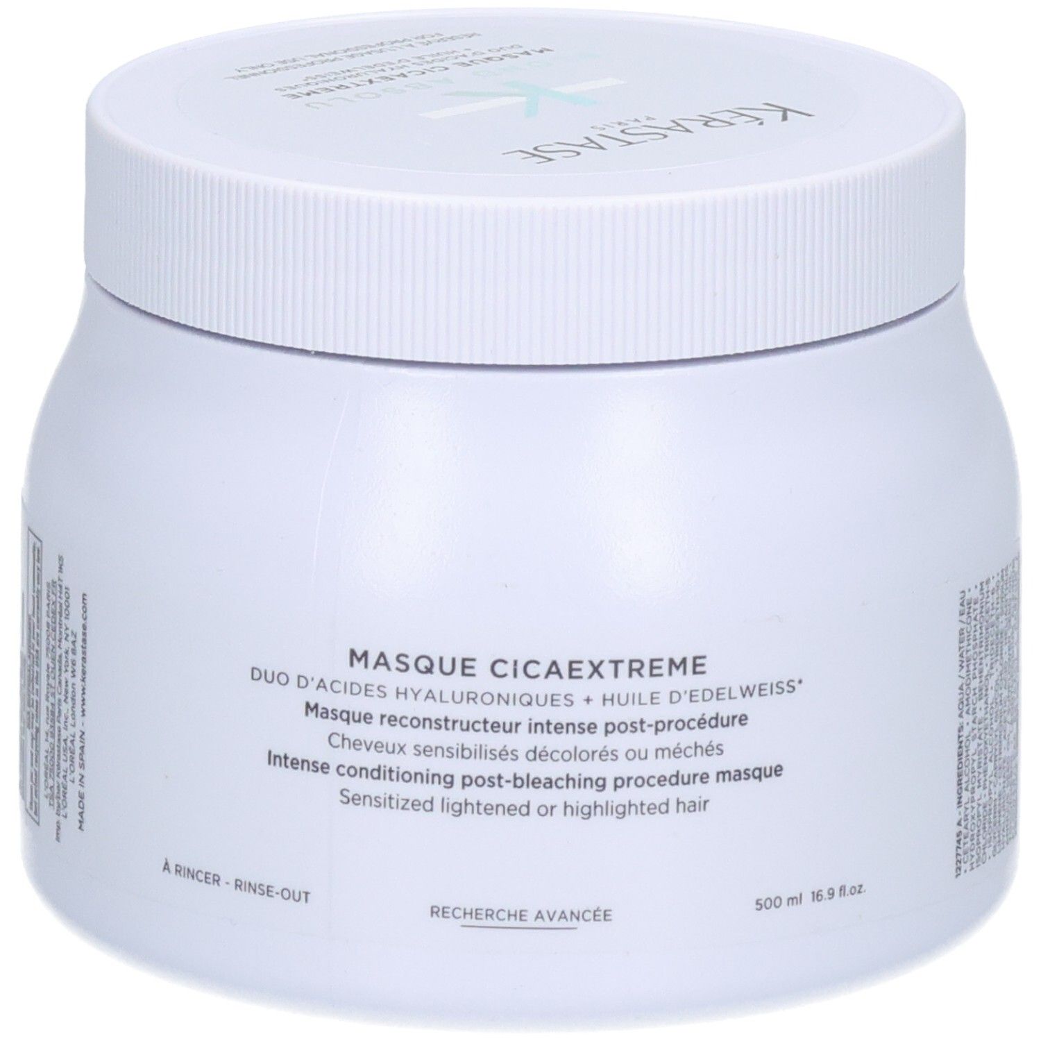 Weißer Tiegel mit Kérastase Masque Cicaextreme Aufschrift. Enthält Hyaluronsäure und Edelweißöl. 500 ml.