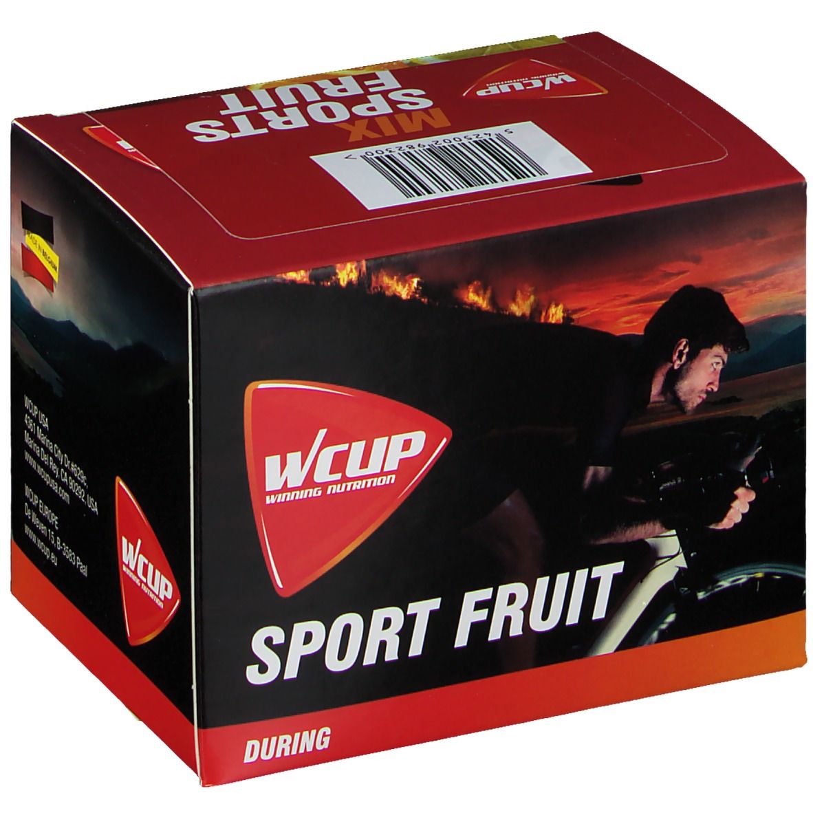 Doos met WCUP Sports Fruit Mix. Rode en zwarte kleuren. Afbeelding van een fietser. Productnaam en logo zichtbaar.