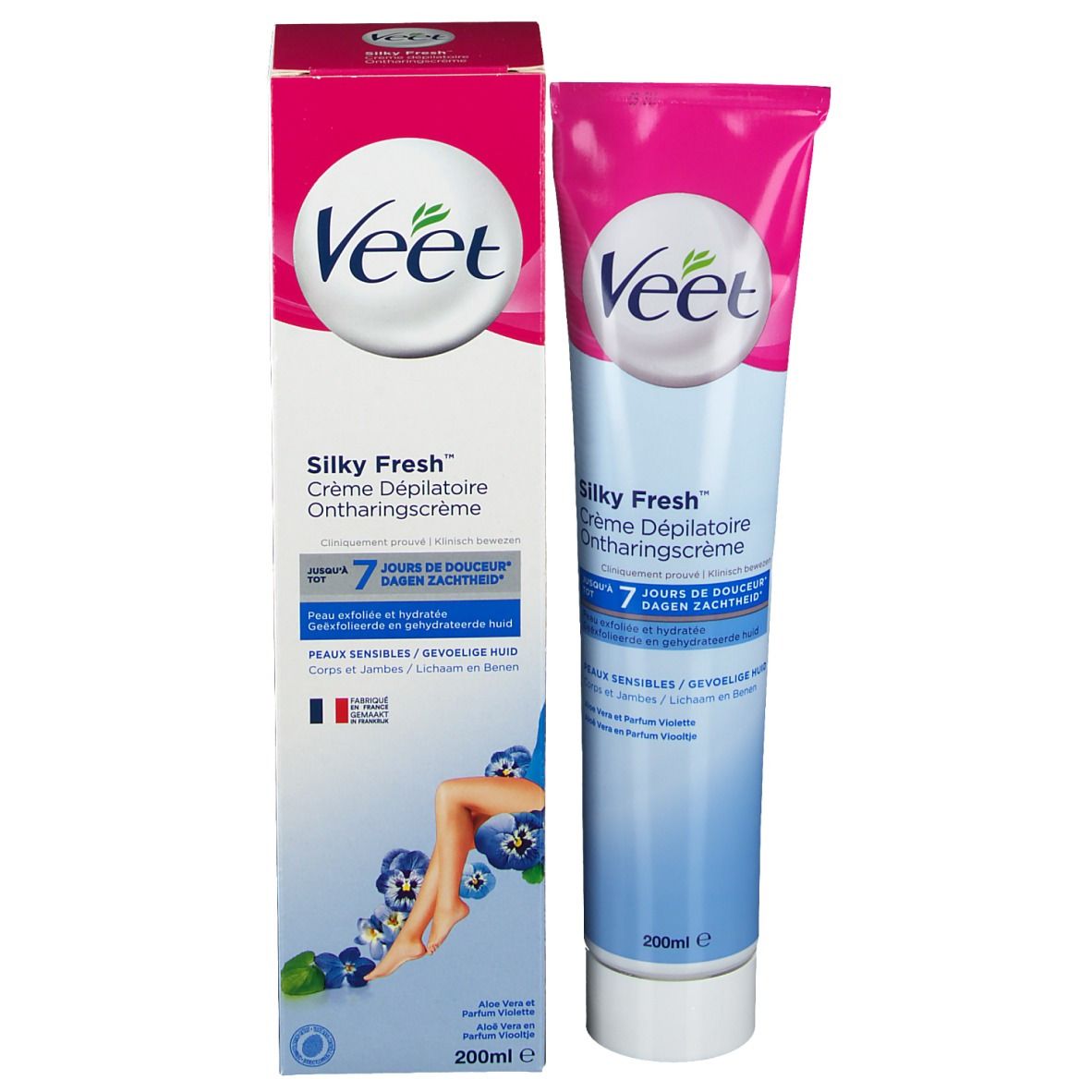 Emballage et tube de crème dépilatoire Veet. Rose, blanc et bleu. Inscription : Silky Fresh, Crème Dépilatoire, 200ml. Pour peaux sensibles.