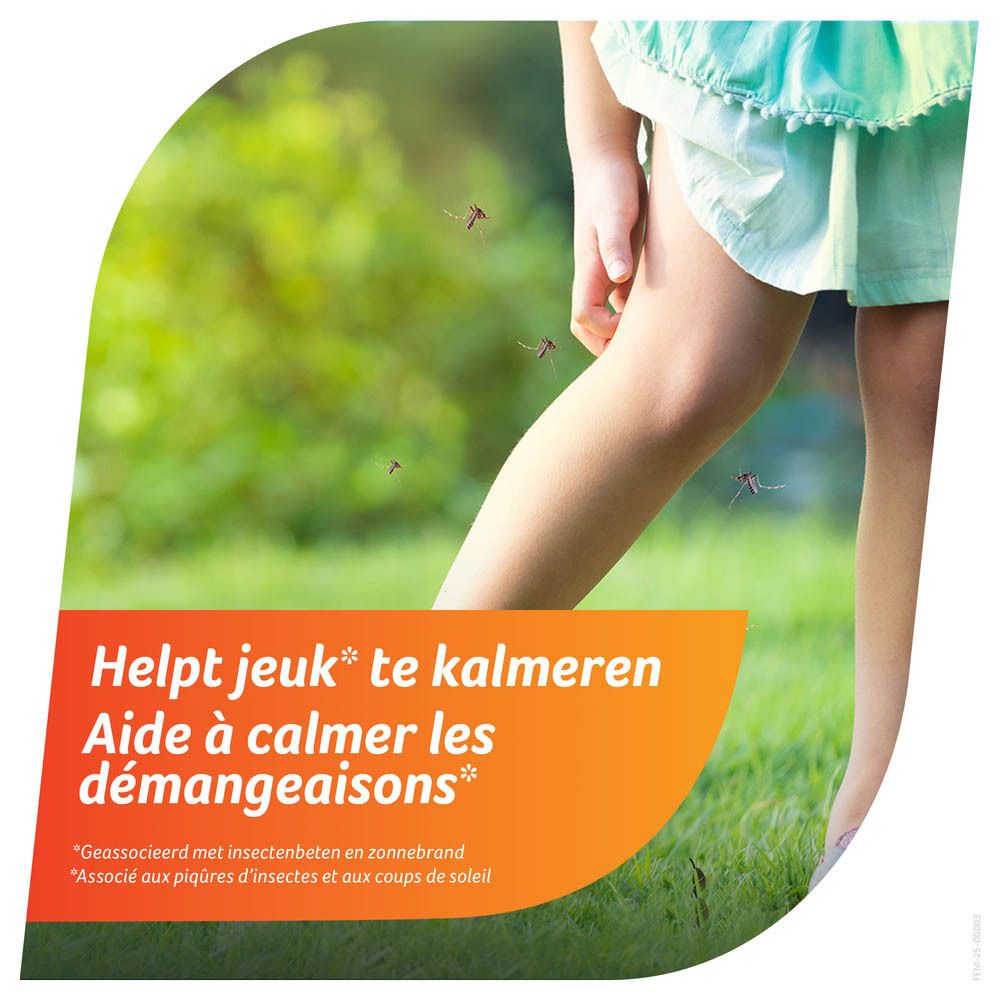 Enfant avec une jambe dans l'herbe. Texte: Helpt jeuk te kalmeren, Aide à calmer les démangeaisons. Moustiques.