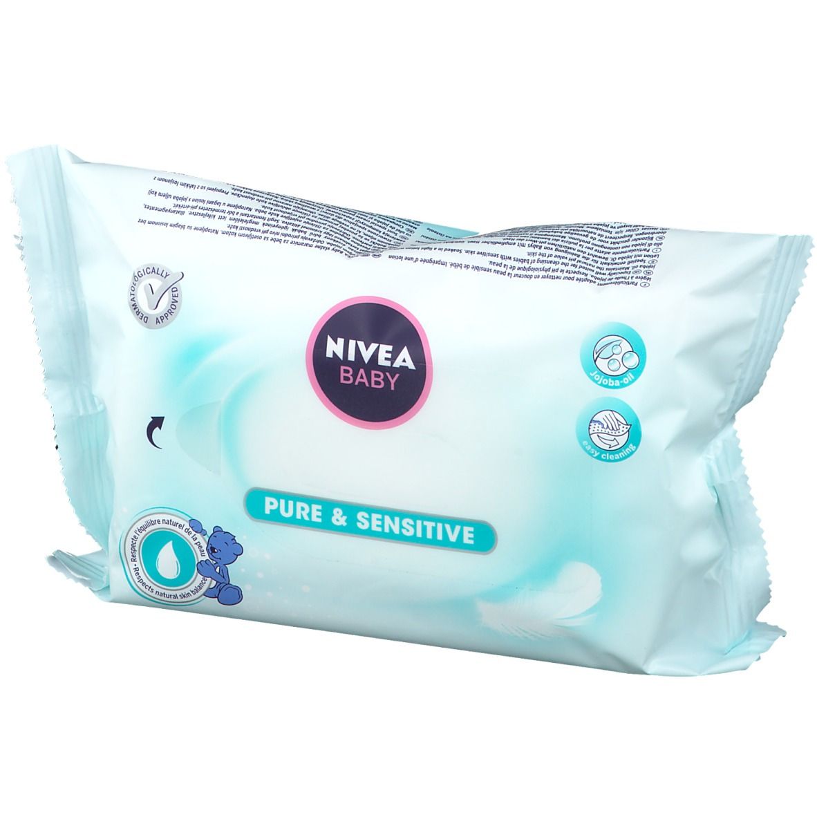NIVEA Baby Pure & Sensitive Reinigungstücher. Hellblaue Verpackung, schräg. Produktname und Logos sichtbar. Ökologisches Siegel.