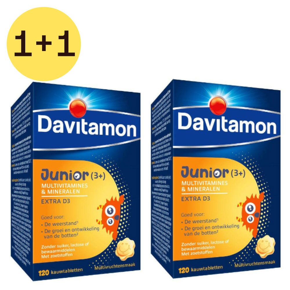 Twee verpakkingen Davitamon Junior (3+). Blauwe verpakking met oranje vlak. Bevat multivitaminen en mineralen. Opschrift: Extra D3. 120 kauwtabletten.