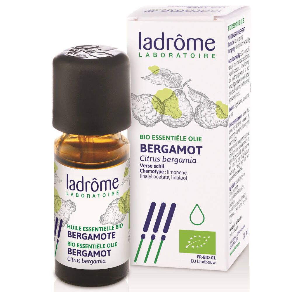 Flacon en verre brun et boîte avec informations produit. Inscription : Ladrôme, huile de bergamote. Certification bio.