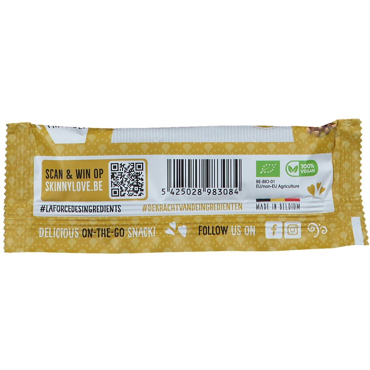 Emballage de barre. Inscriptions: Scan & Win, Skinnylove.be, Vegan, EU-Bio, Made in Belgium. Code-barres et hashtags.