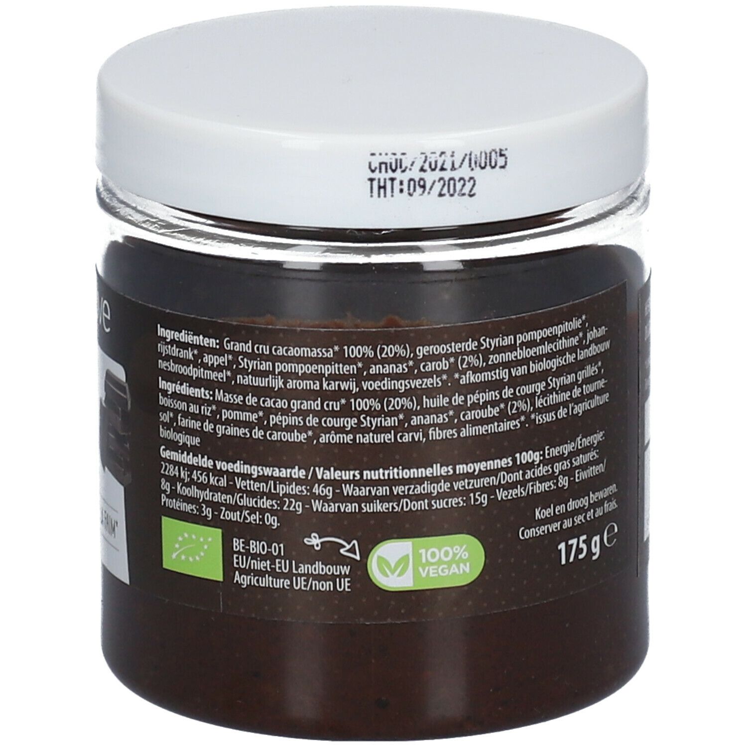 Pot de pâte à tartiner au chocolat avec couvercle blanc et étiquette. Inscription : SkinnyLove Choco Spread. Avec label bio, logo 100% Vegan et informations nutritionnelles.