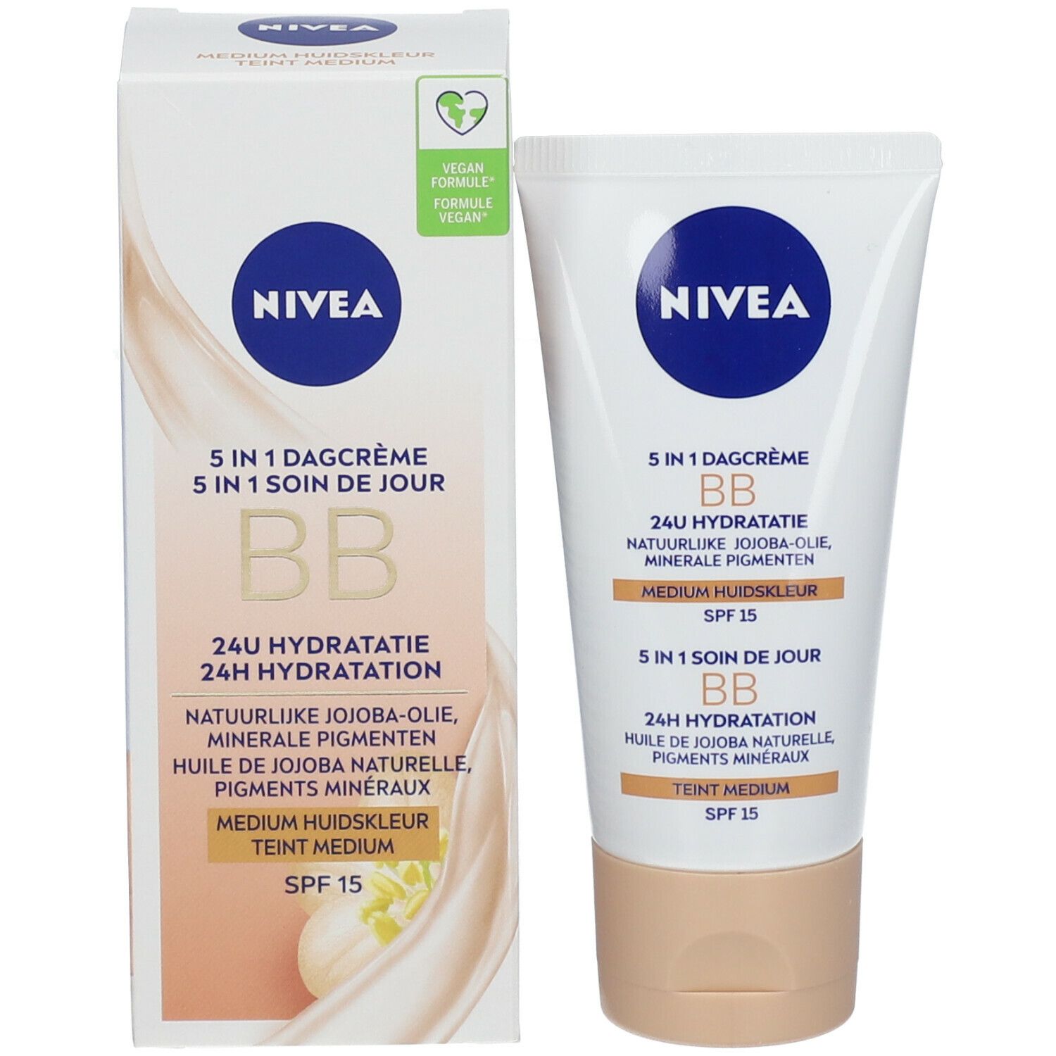Produktverpackung mit Tube und Schachtel. NIVEA-Logo, 5 in 1 Tagescreme BB, 24H Hydratation, Medium Hautskleur SPF15. Vegan-Logo.