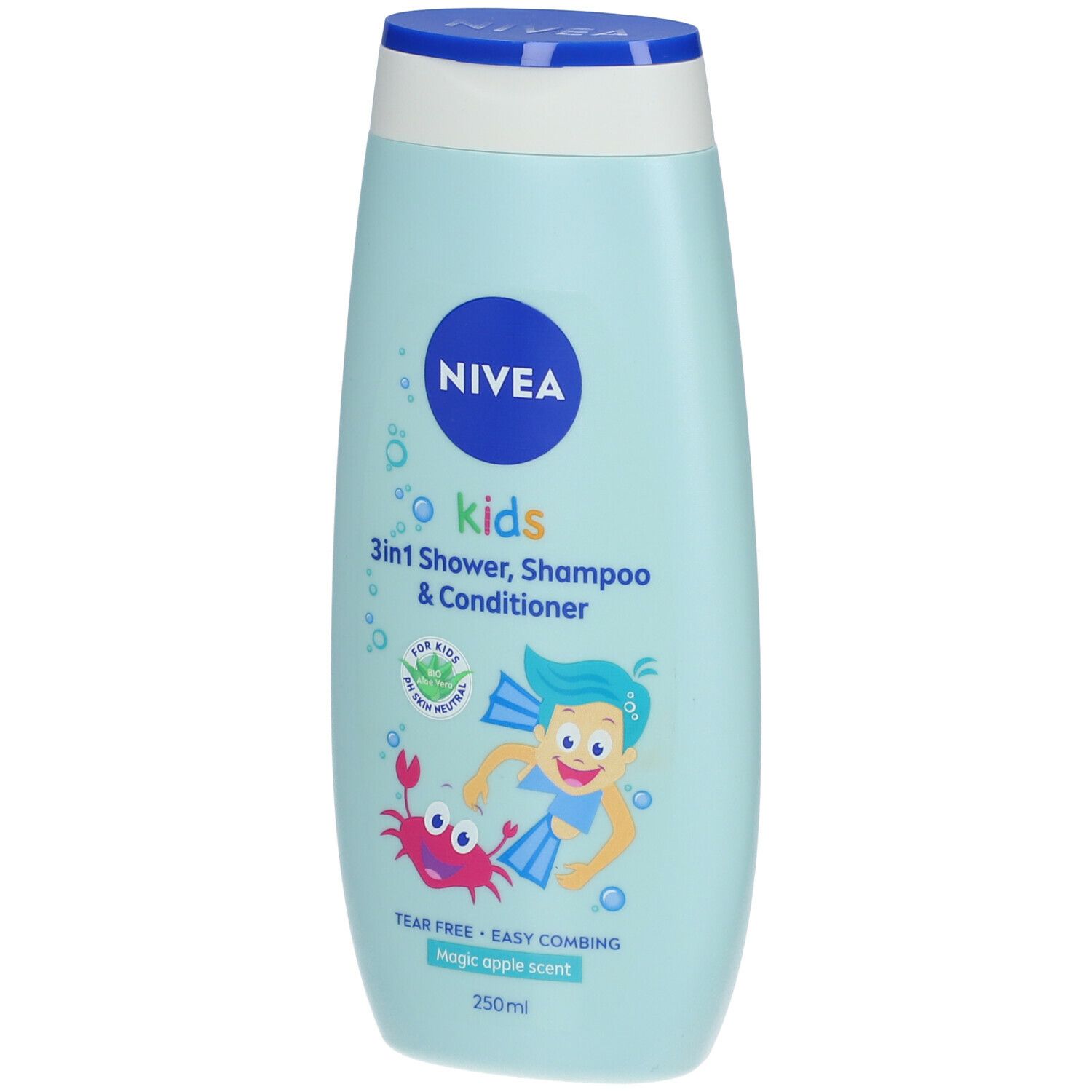 Lichtblauwe NIVEA Kids 3-in-1 douchegel. Opschrift: 3-in-1 Shower, Shampoo & Conditioner. Illustratie: jongen en krab. 250ml.