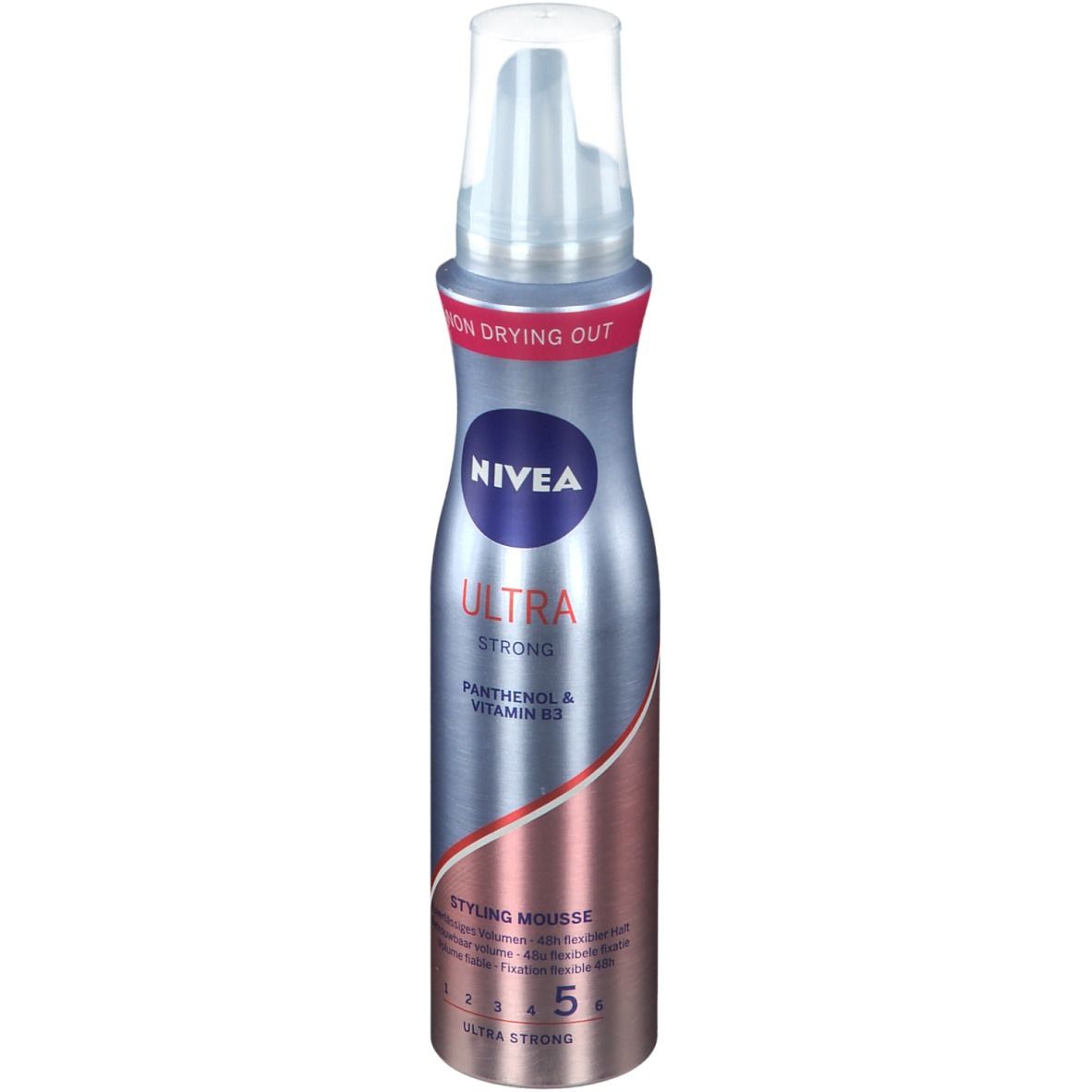 Silberne Flasche mit NIVEA ULTRA STRONG. Aufschrift: Panthenol & Vitamin B3. Styling Mousse. Transparenter Sprühkopf.