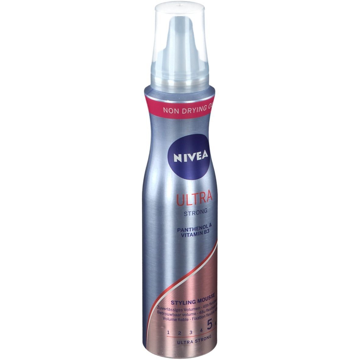 Silberne Flasche mit NIVEA ULTRA STRONG. Aufschrift: Panthenol & Vitamin B3. Styling Mousse. Transparenter Sprühkopf.