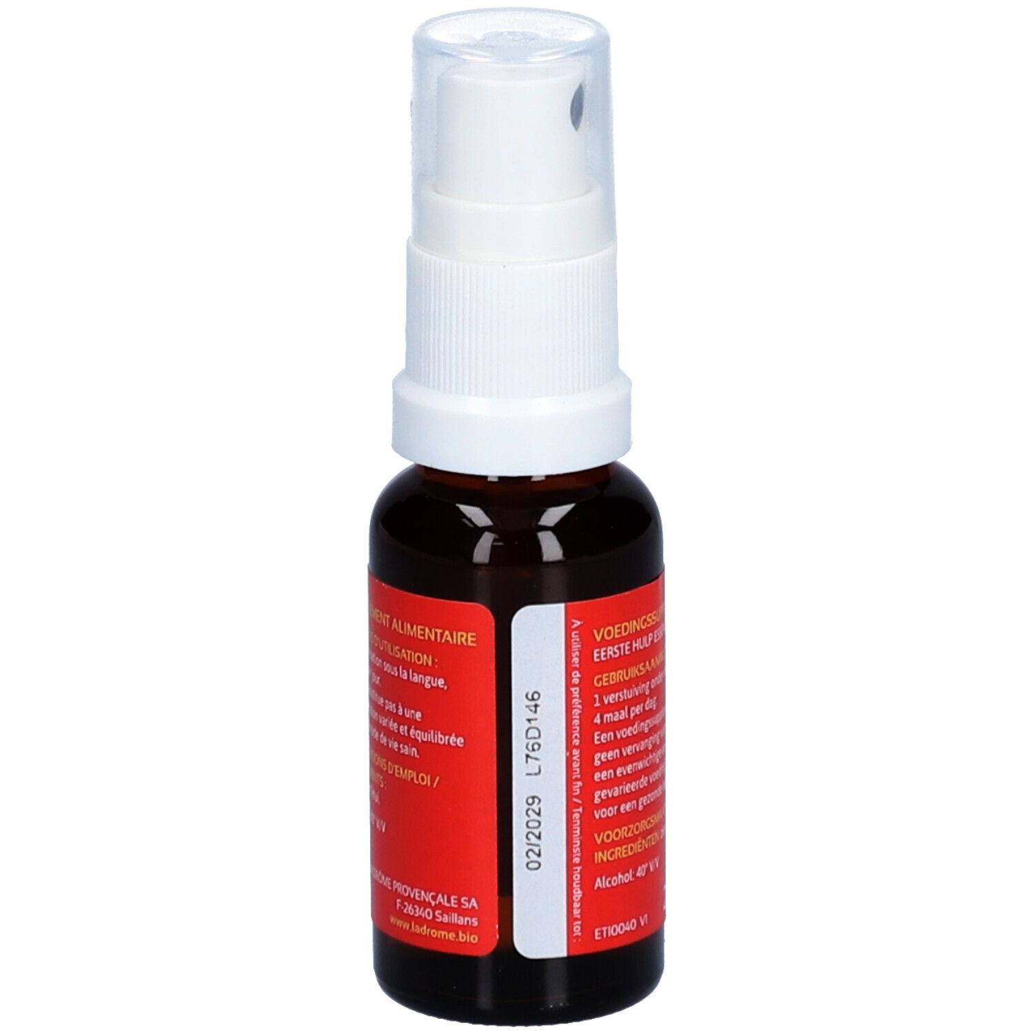 Bruine glazen fles met witte spraykop. Rood etiket met tekst. Houdbaarheidsdatum. Bio-keurmerk.