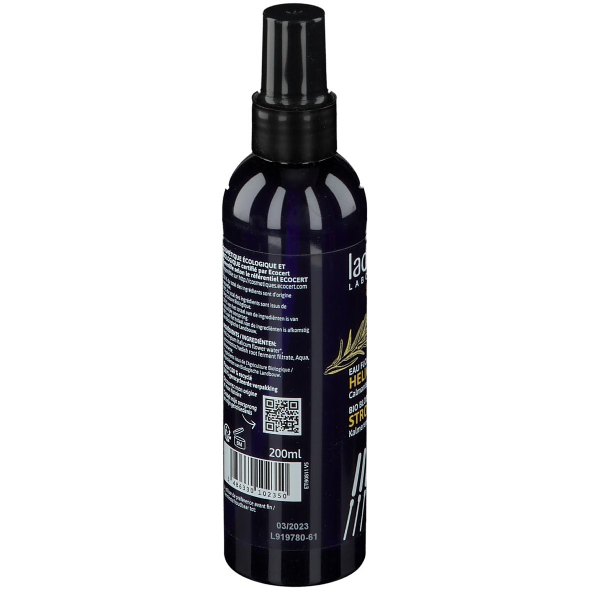 Achterkant van de donkerblauwe sprayfles. Meertalige tekst. Volume: 200ml. Houdbaarheidsdatum.