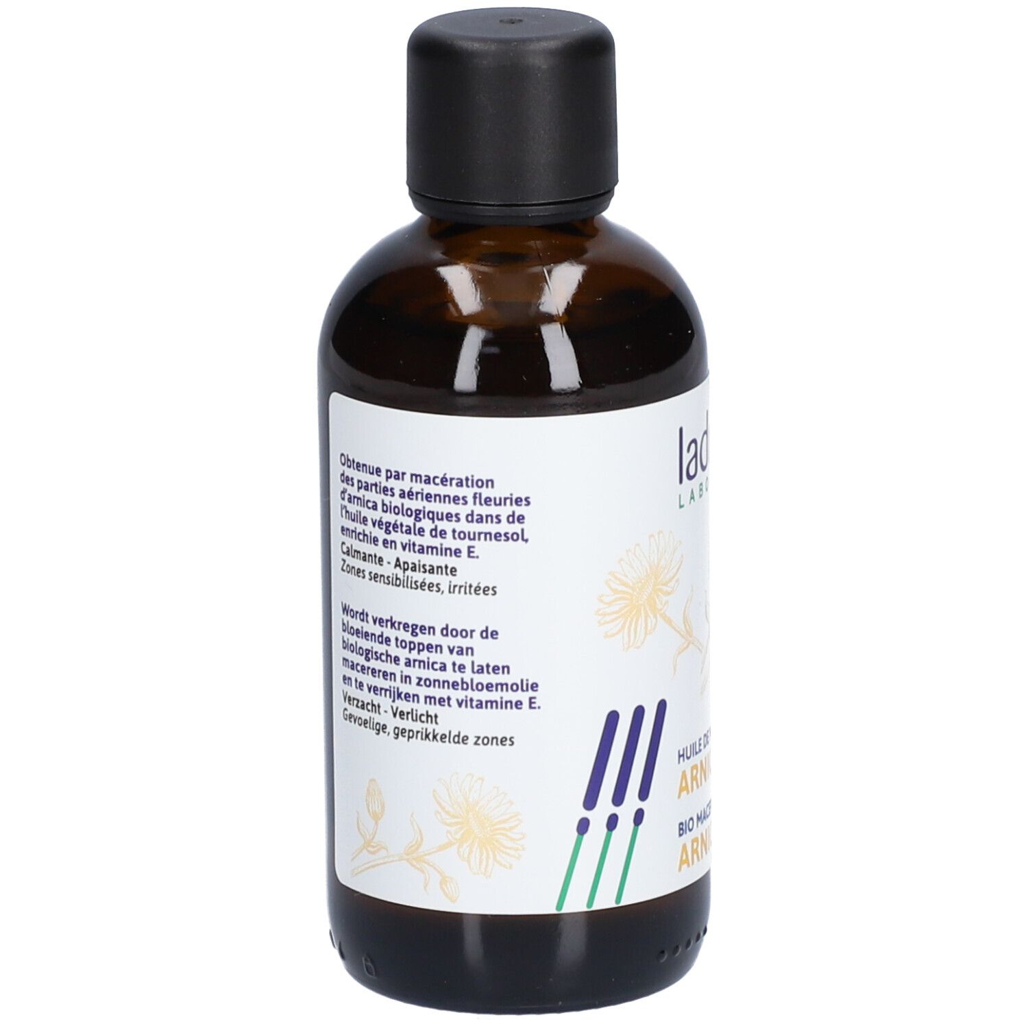 Achterkant van de bruine glazen fles met etiket. Tekstuele productinformatie.