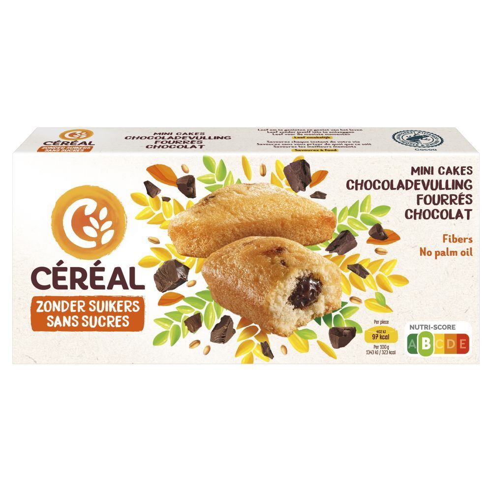 Verpakking van CERÉAL Mini Cakes met chocoladevulling zonder suiker. Twee cakes met chocoladevulling, bladeren en stukjes chocolade.