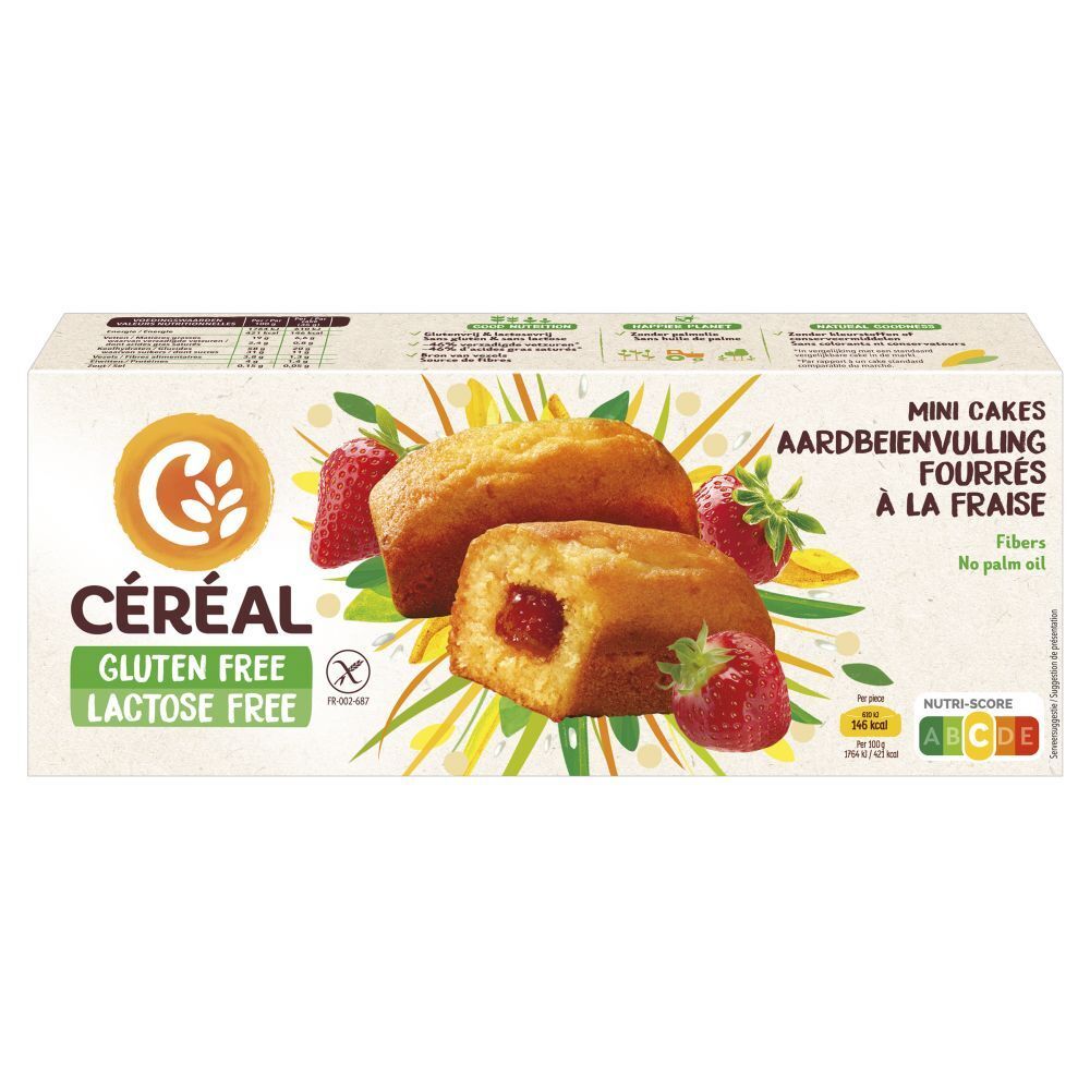 Verpackung mit Mini-Kuchen mit Erdbeerfüllung. Glutenfrei, laktosefrei. Marke Céréal. Mit Erdbeeren dekoriert.