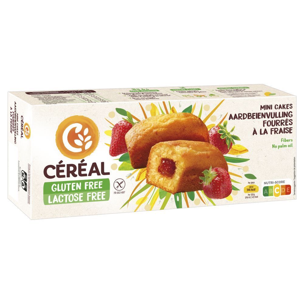 Verpackung mit Mini-Kuchen mit Erdbeerfüllung. Glutenfrei, laktosefrei. Marke Céréal. Mit Erdbeeren dekoriert.