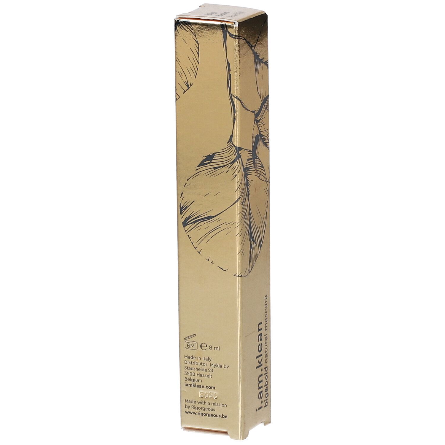 Gouden verpakking met veermotief. Tekst: i.am.klean big&bold natural mascara. 8 ml.
