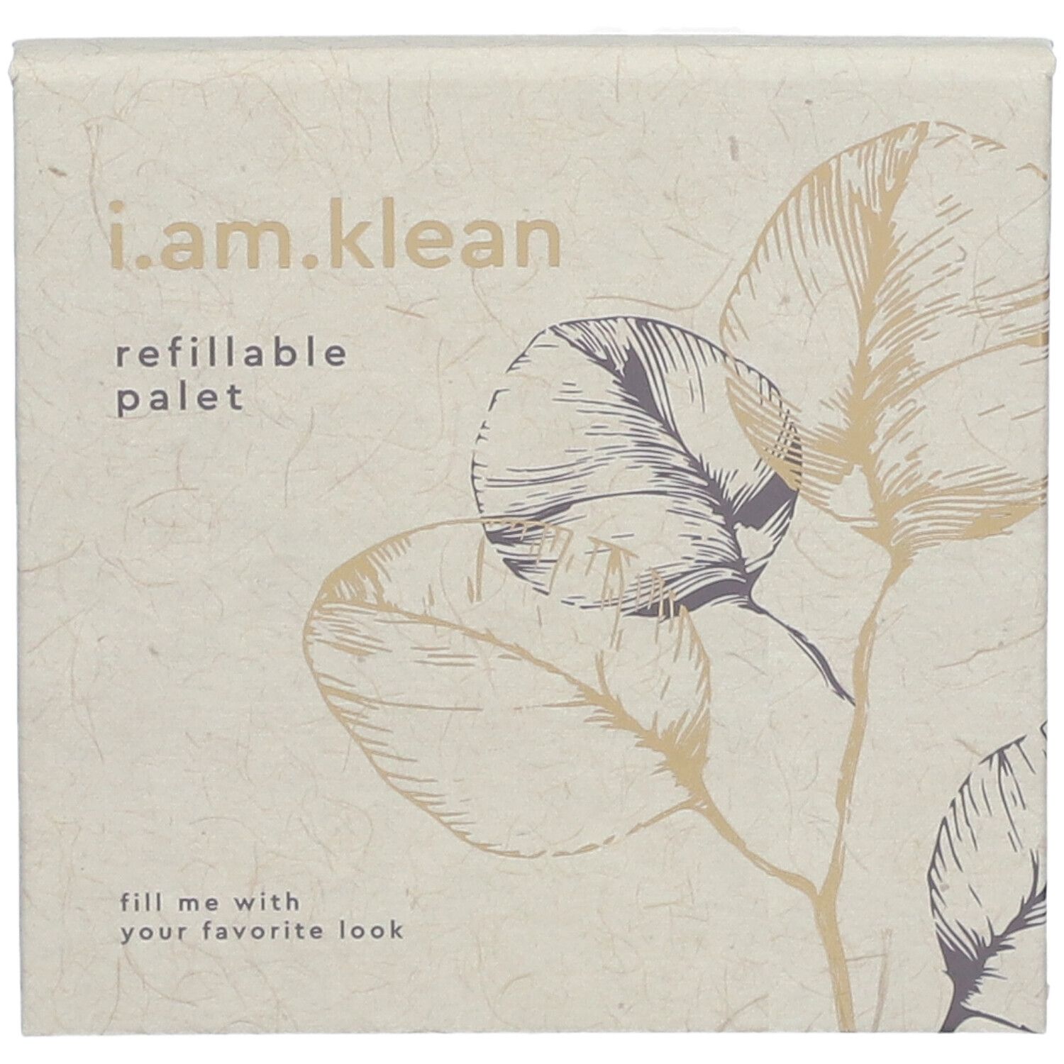Vierkante, crèmekleurige verpakking met opdruk. Opschrift: i.am.klean, refillable palet. Illustratie van bladeren. Tekst: fill me with your favorite look.