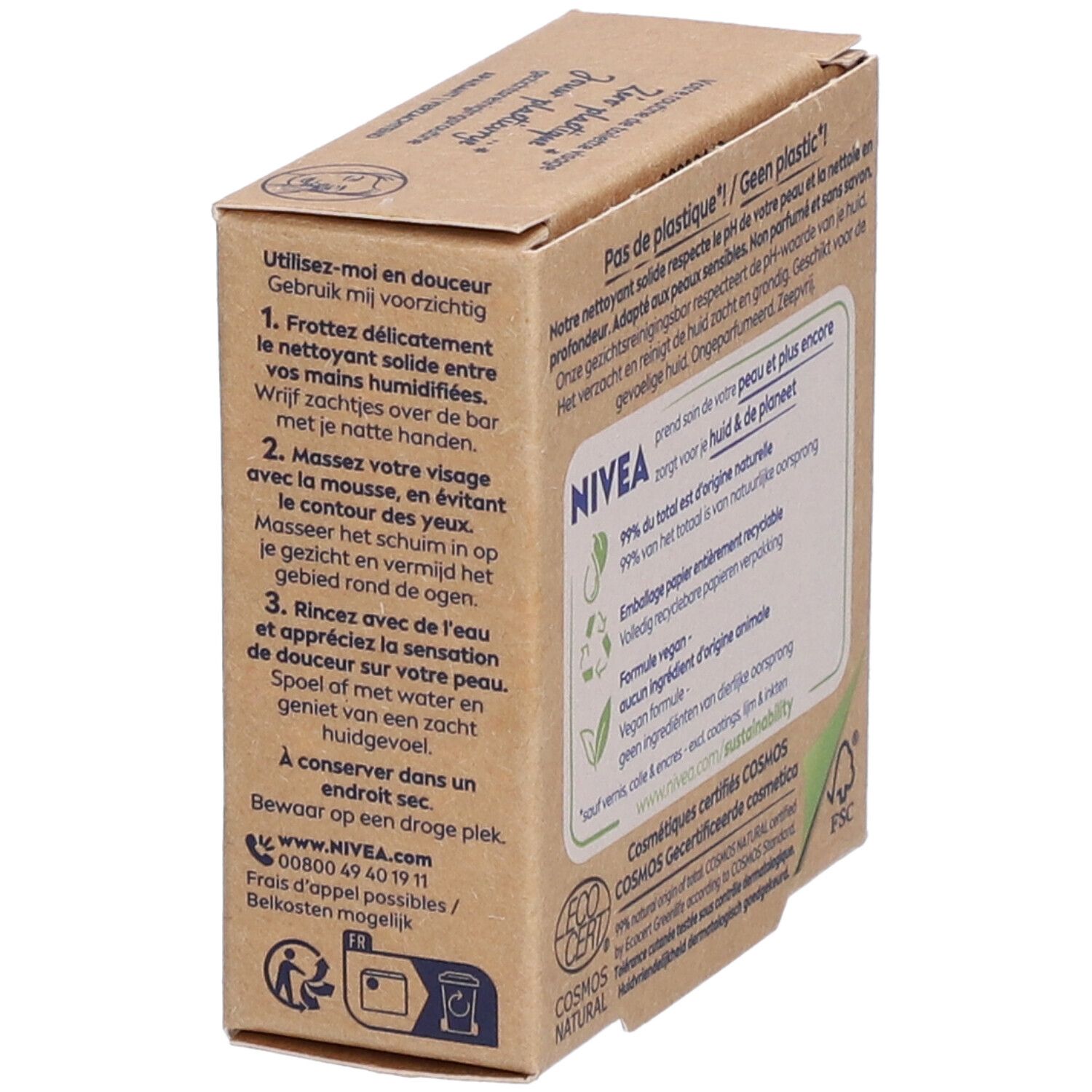 Emballage en carton du NIVEA Naturally Clean. Instructions d'utilisation, textes en allemand, français et néerlandais, logo EcoCert.
