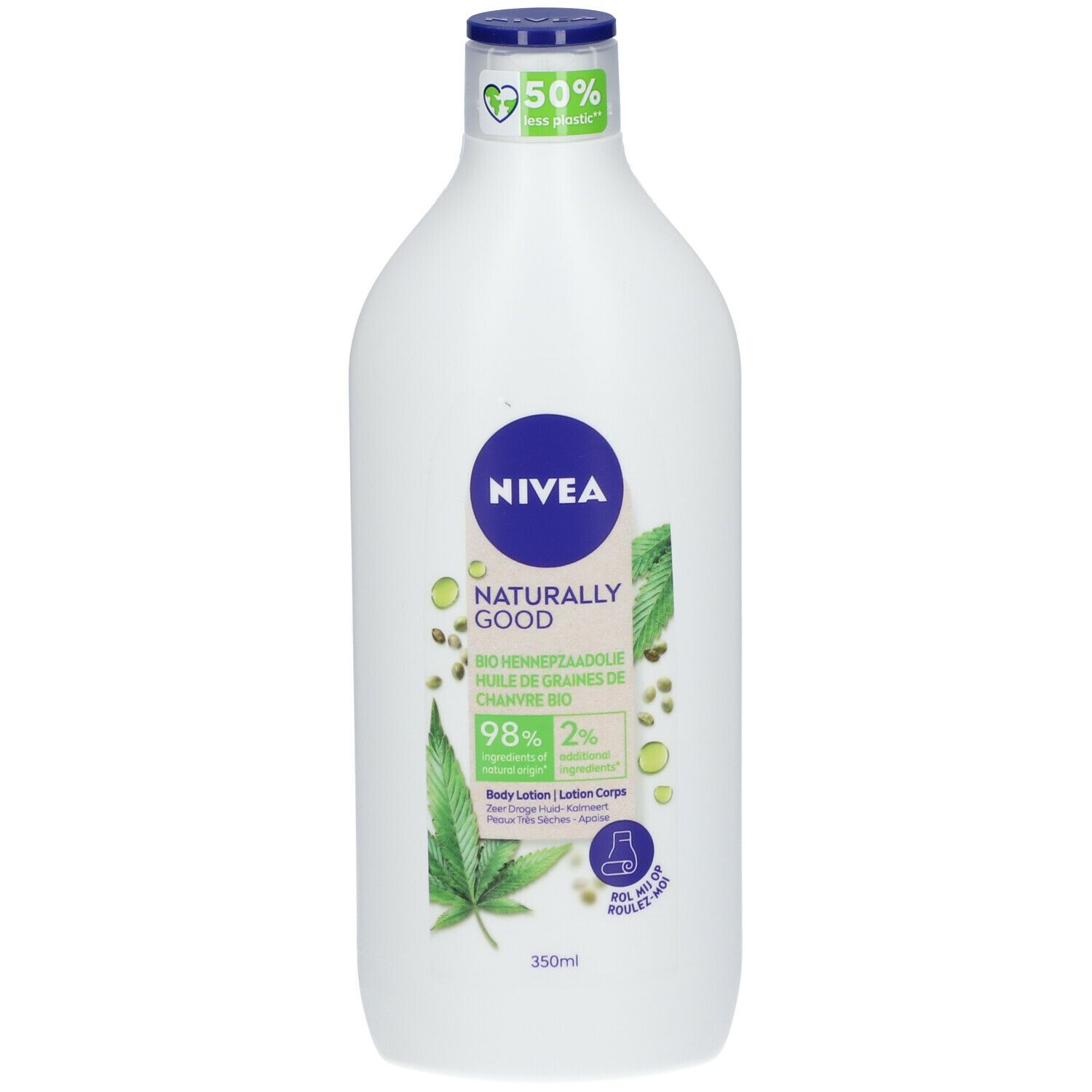 Weiße Flasche NIVEA Naturally Good Bodylotion. Blaue Kappe, Logo und Schriftzug. Grün-weiße Aufkleber mit Hanfblatt-Illustrationen.