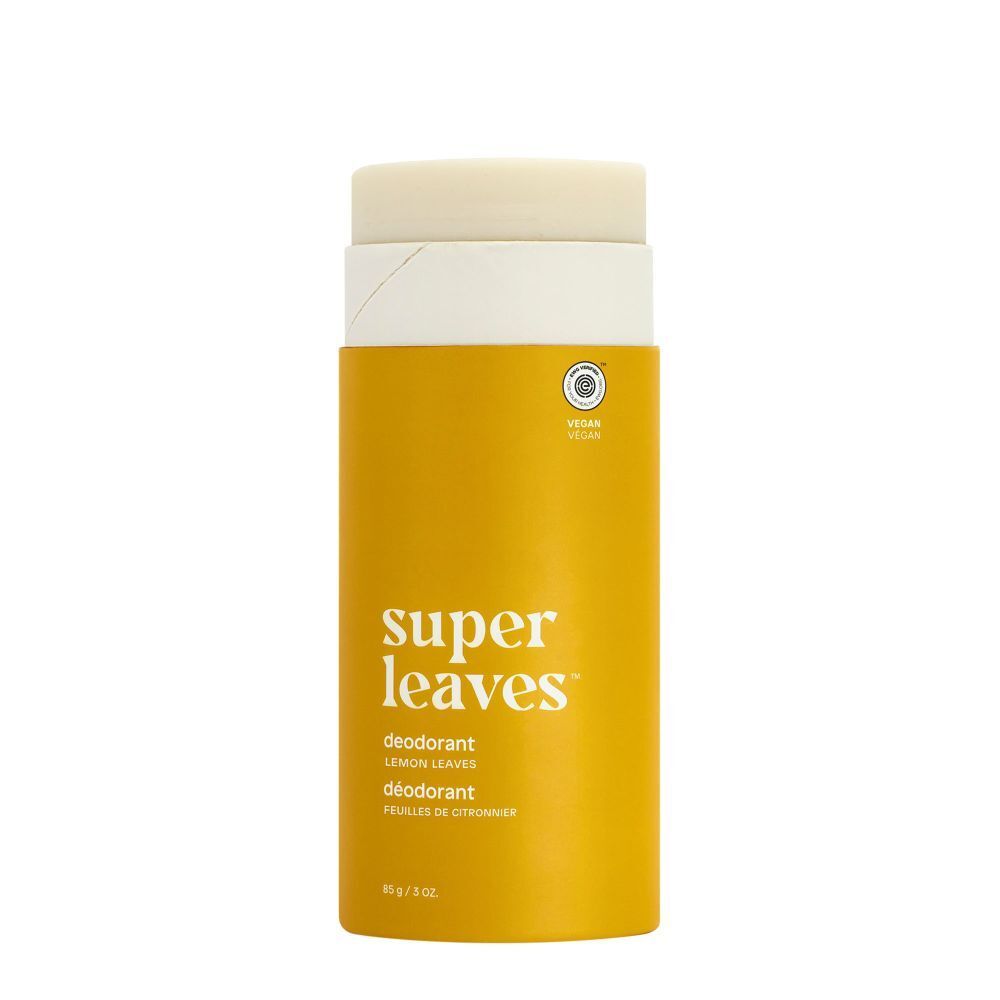 Deodorantstick, gele body, witte stick. Opschrift: ATTITUDE, Super Leaves, deodorant. Veganistisch logo.