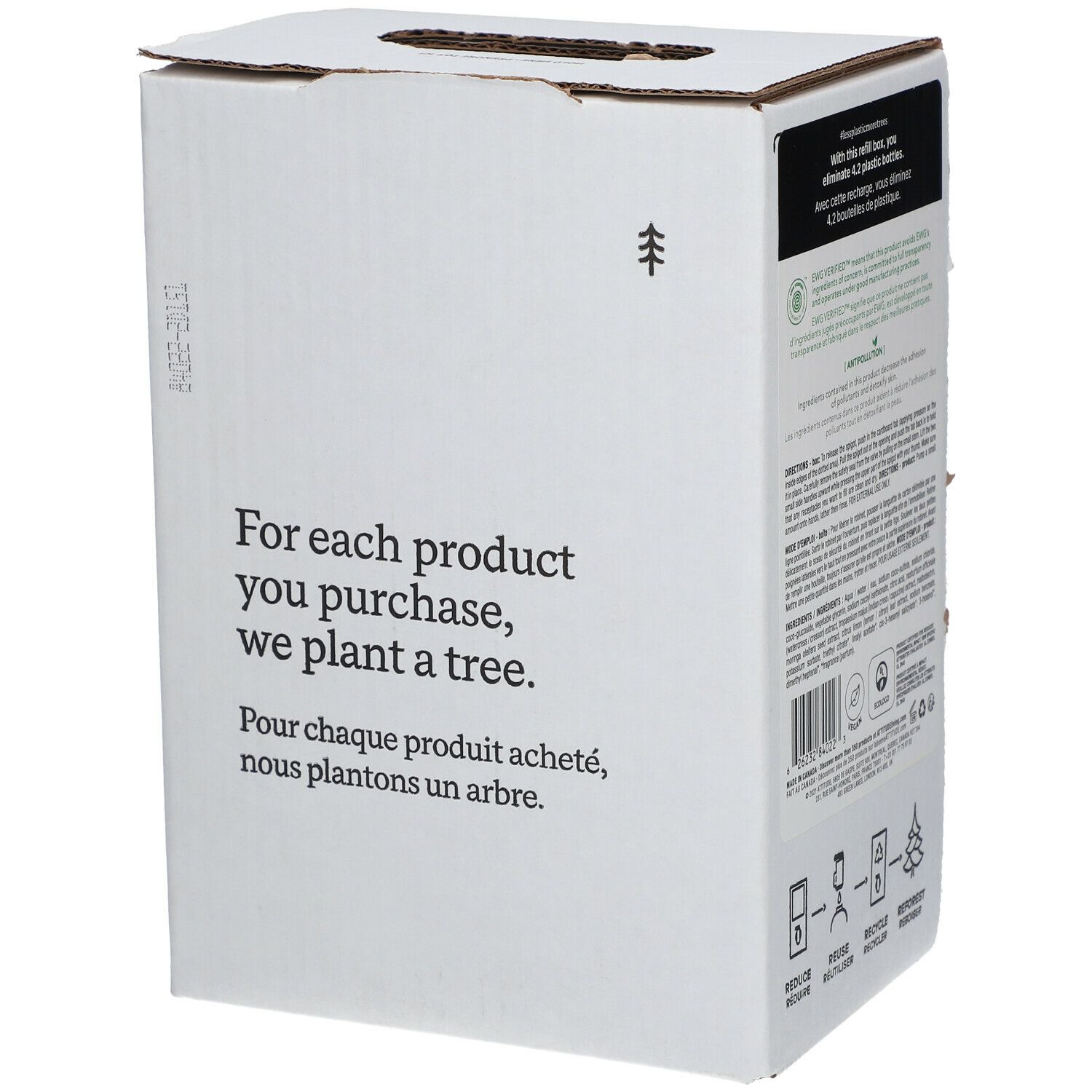 Kartonnen verpakking met tekst: "Voor elk product planten we een boom". Boom-symbool.