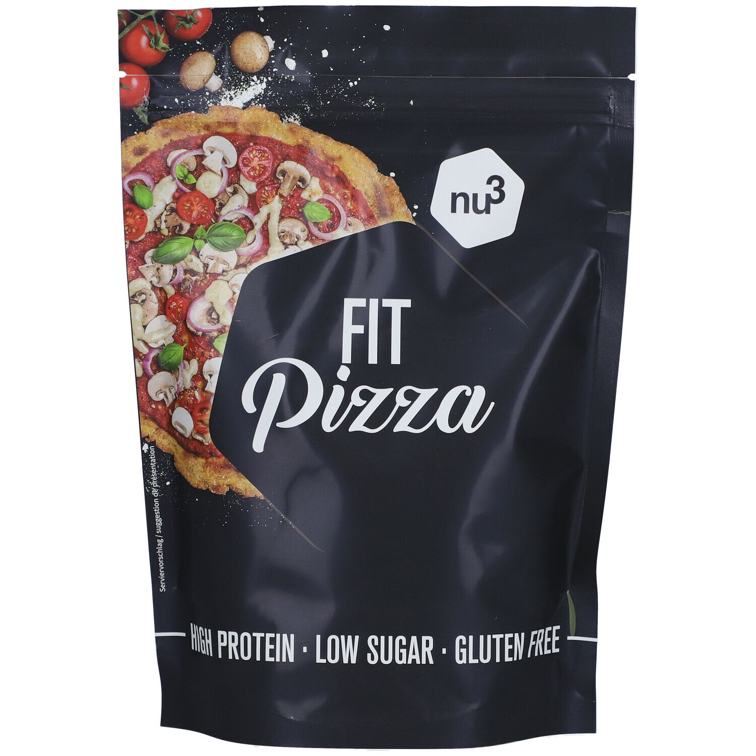 Emballage noir avec image de pizza. Inscription "FIT Pizza", logo "nu3". Texte: Riche en protéines, faible en sucre, sans gluten.