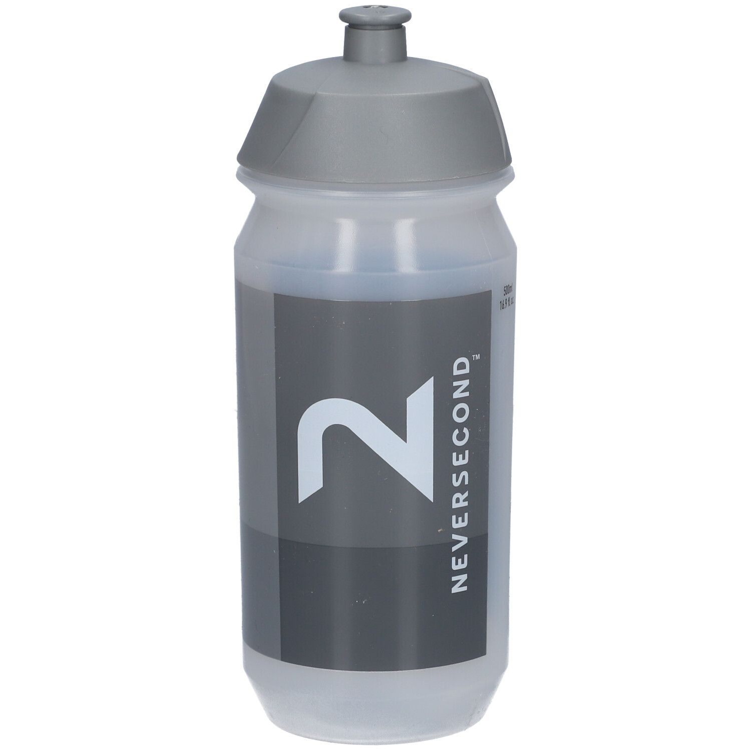 Gourde grise avec logo Neversecond. La gourde a un bouchon gris et un autocollant gris avec le logo.