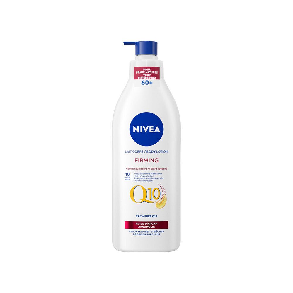 Flacon blanc avec pompe bleue. Inscriptions NIVEA, Lait Corps/Body Lotion, Firming, Q10 et Huile d'Argan. Pour peaux matures.