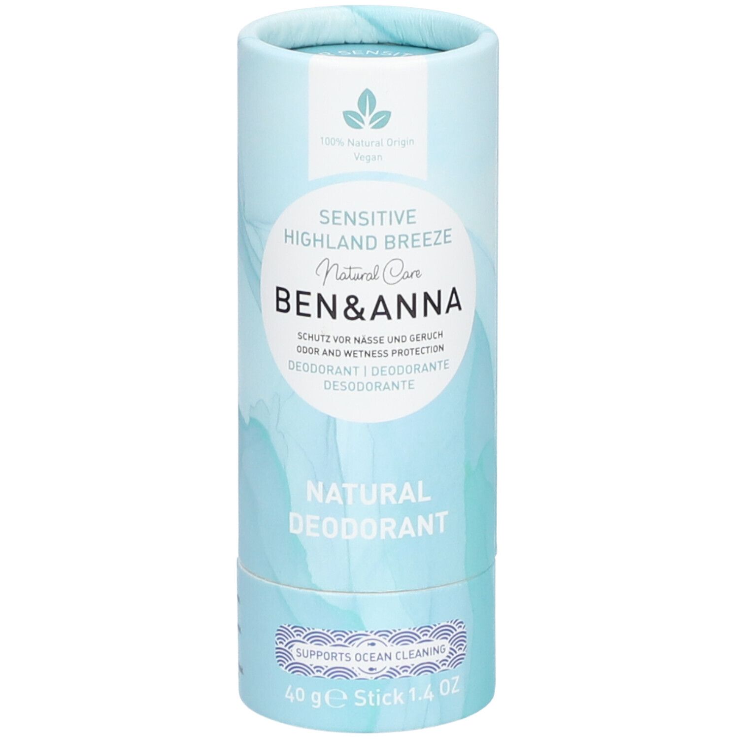 Zylindrische Verpackung mit blauem Farbverlauf. Aufschrift: Sensitive Highland Breeze, Ben & Anna, Natural Deodorant. Vegan.