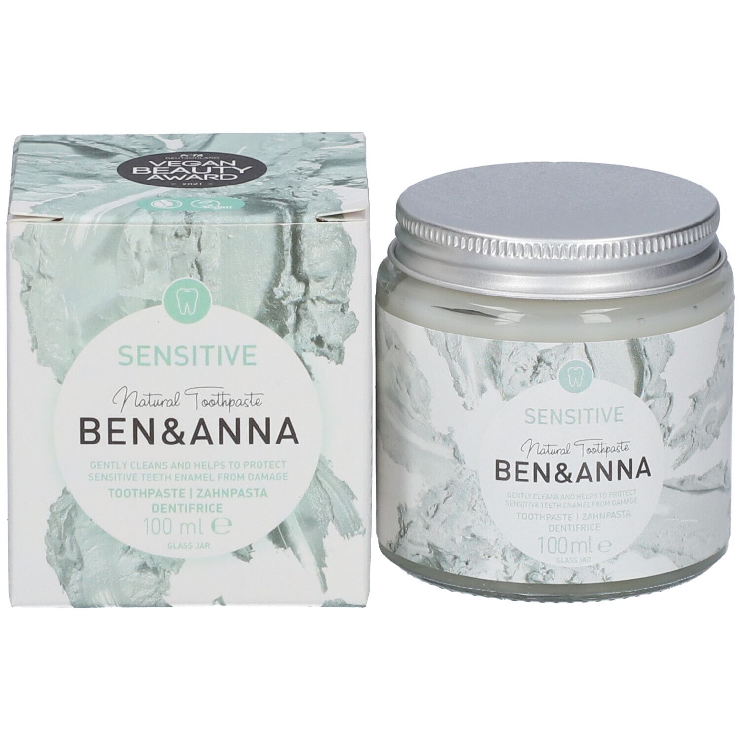 Pot de dentifrice et emballage. Inscription : Ben & Anna, Sensitive, Natural Toothpaste, 100ml. Vegan Beauty Award.