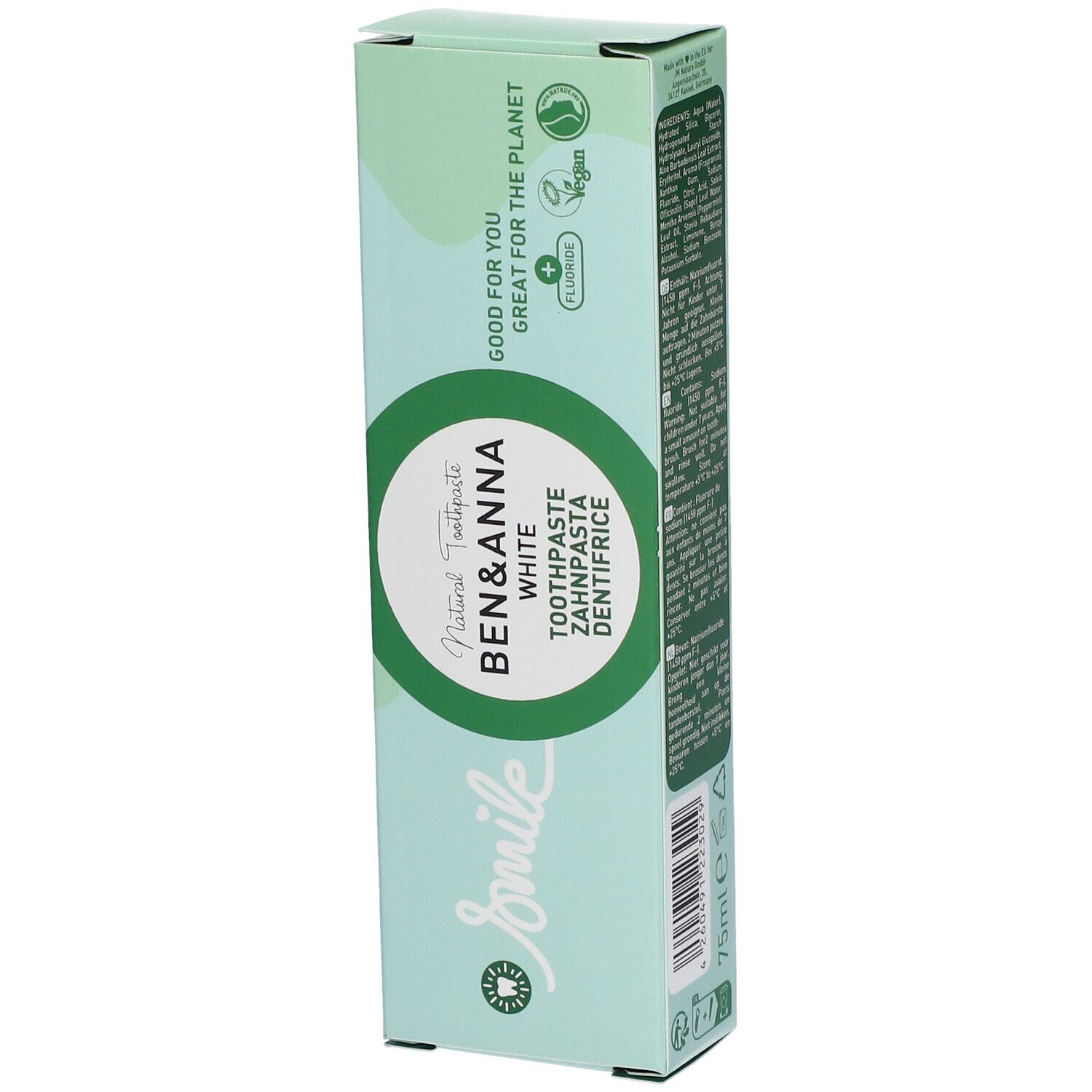 Zahnpasta-Schachtel. Marke: Ben & Anna. Hellgrüne Schachtel mit weißem Kreis und Aufschrift: Smile, 75ml, Vegan, Fluorid.