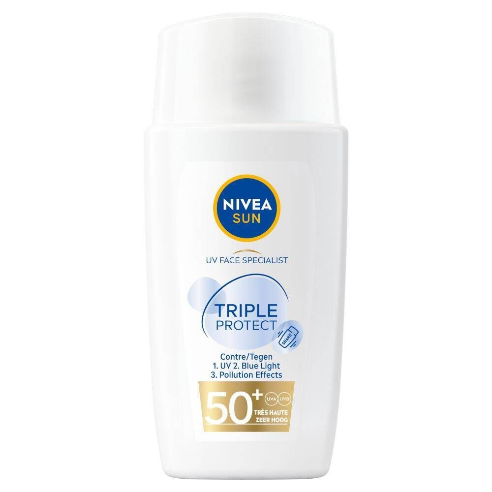 Witte fles NIVEA SUN SPF50+. Tekst: UV Face Specialist, Triple Protect, 50+.