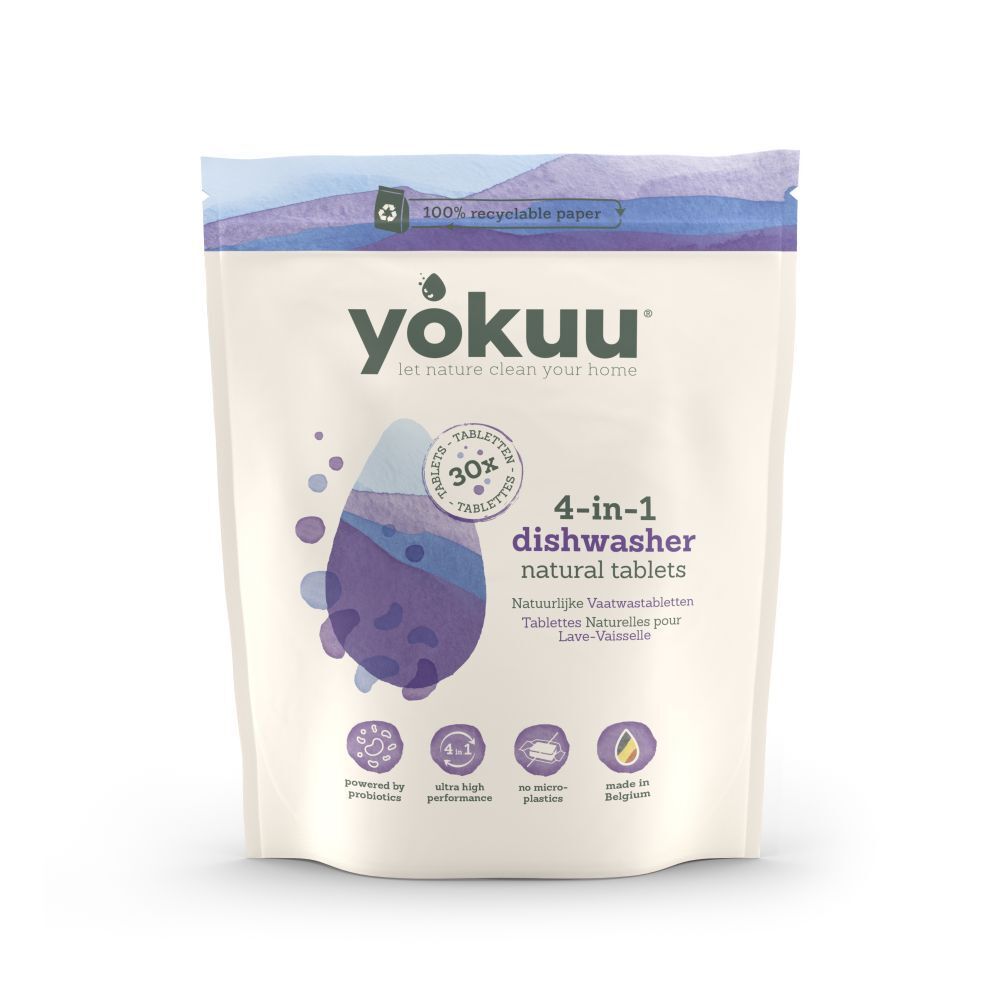 Beutel mit Spülmaschinentabs. Aufdruck: YOKUU, 4-in-1, 30 Tabs. Logo: Tropfen mit lila Flecken. Text: natürliche Tabletten.