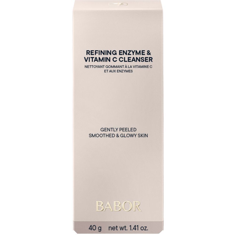 Babor Refining Enzyme & Vitamin C Cleanser in der Hand.